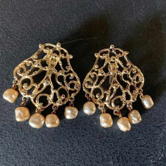 Sarah Coventry 1960 'Venetian Lace' Pearl earrings, in Gold, Stamped, DISCOUNTED - Picture 1 of 5